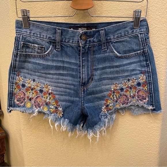 HOLLISTER Girls Junior Embroidered High-Rise Raw Frayed Hem Jean Shorts Sz 5/27 - Picture 1 of 6